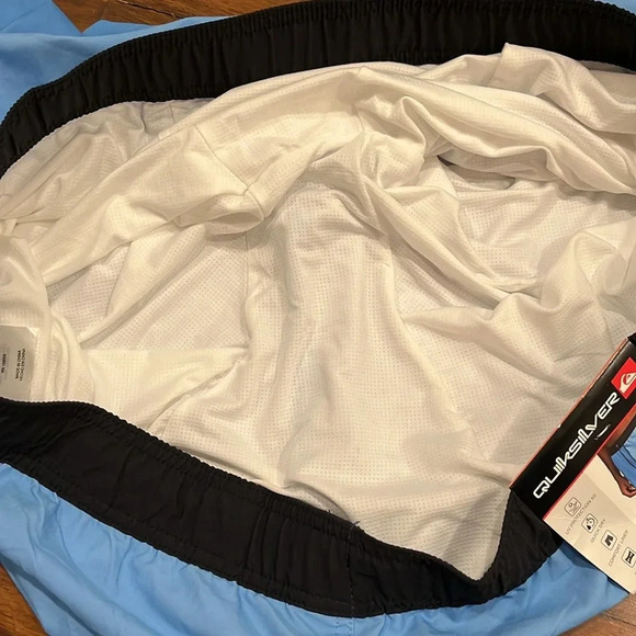 NWT Quiksilver Blue Colorblock Men's Swim Trunks Board Short 7" Inseam XXL FLAW - Picture 8 of 9